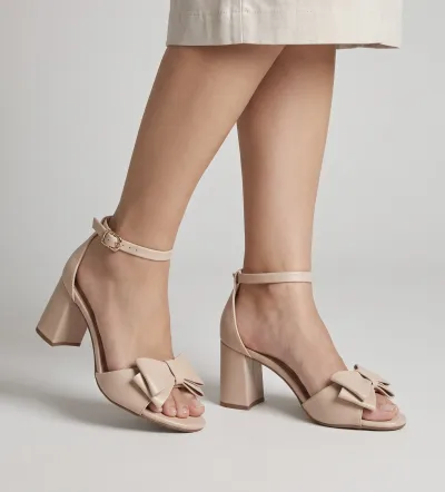 BEBECÊ — SANDALIA FEMININO ADULTO SALTO