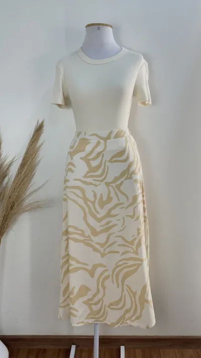 SAIA FEMININO ADULTO MIDI
