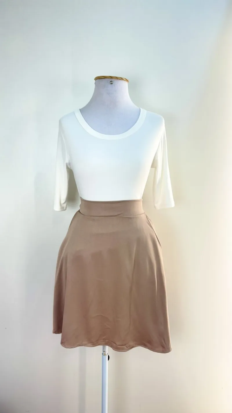 SAIA FEMININO CURTO